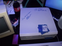 Amiga z podpisami